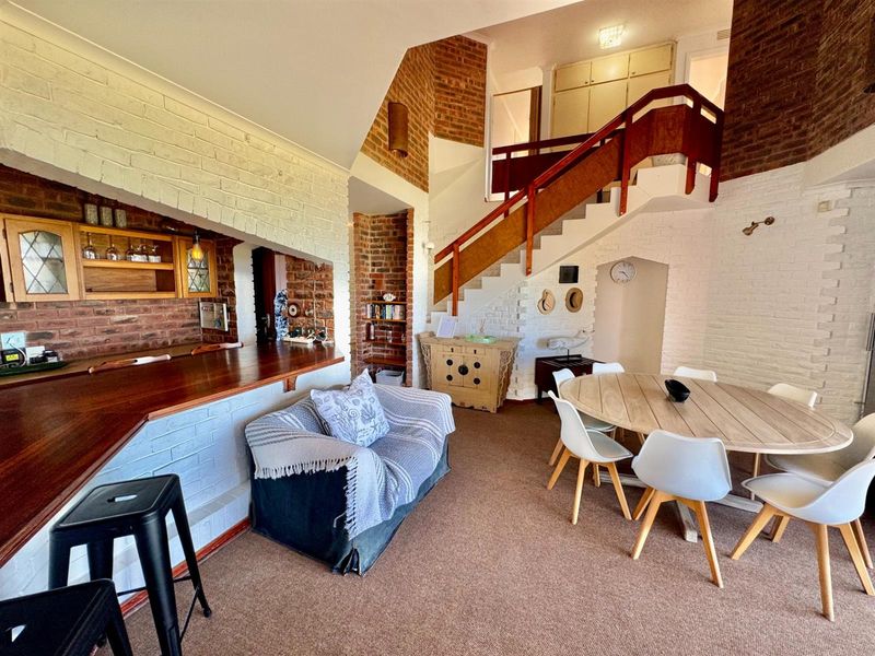 Architecturally Striking Beachfront Home - Photo 7