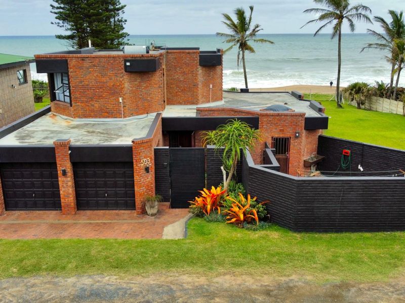 Architecturally Striking Beachfront Home - Photo 2