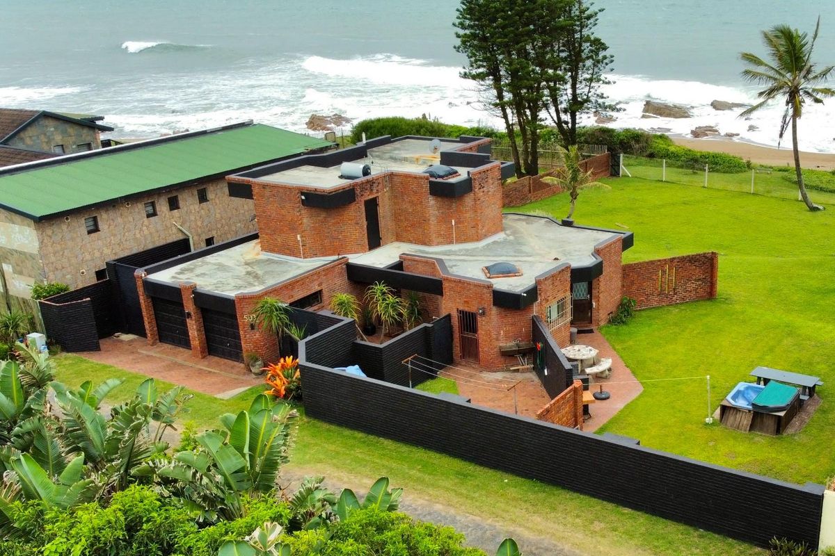 Architecturally Striking Beachfront Home - Photo 3