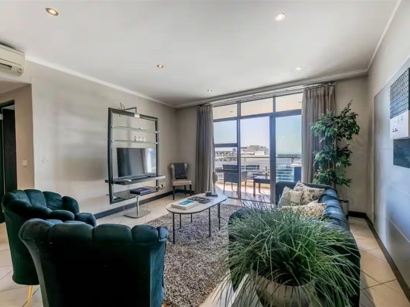 Fully Furnished 2 Bedroom Apartment  with City Views - Photo 3