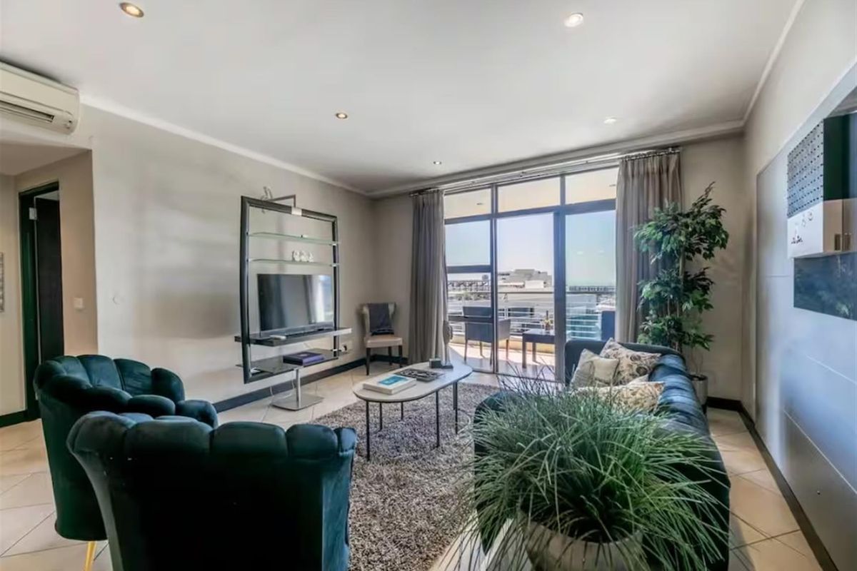 Fully Furnished 2 Bedroom Apartment  with City Views - Photo 3