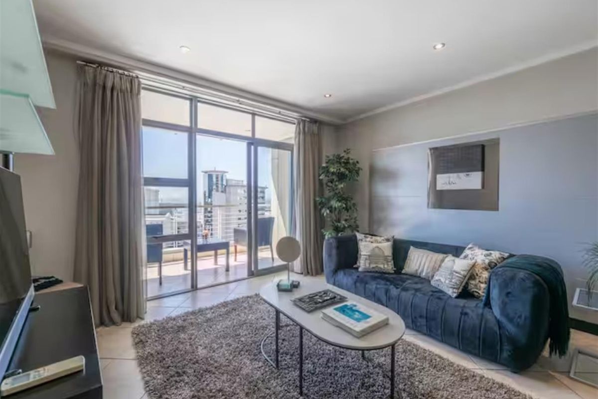 Fully Furnished 2 Bedroom Apartment  with City Views - Photo 2