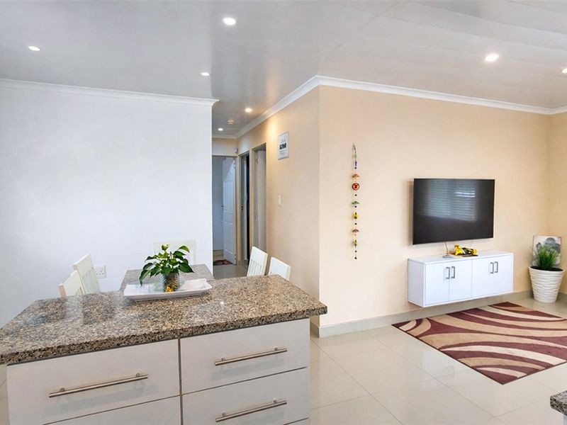 3 Bed Home Near Seatides Combined School - Photo 10