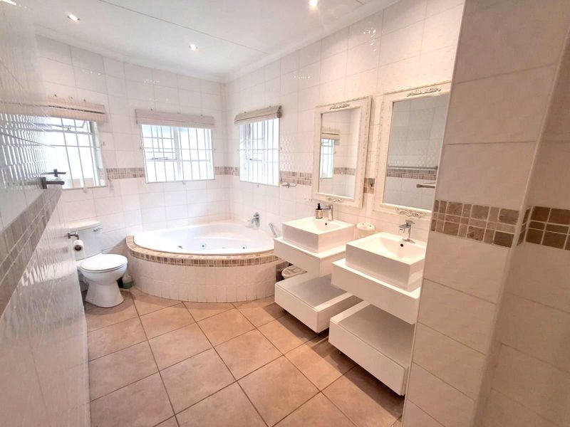 FAMILY HOME OR BUSINESS PREMISES IN BEDFORDVIEW- GATED SECURE STREET - Photo 8