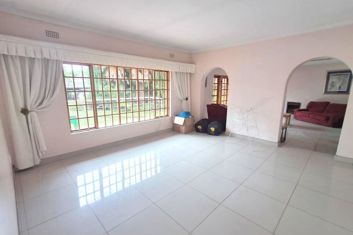 FAMILY HOME OR BUSINESS PREMISES IN BEDFORDVIEW- GATED SECURE STREET - Photo 3