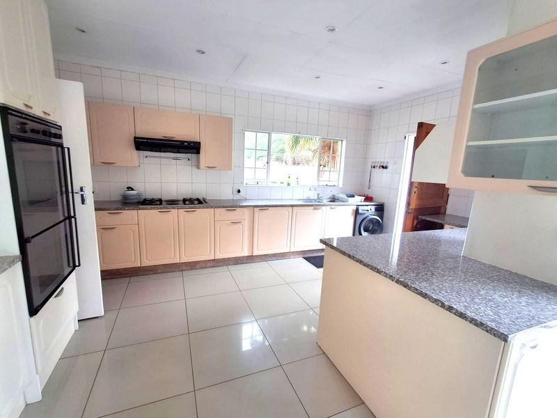 FAMILY HOME OR BUSINESS PREMISES IN BEDFORDVIEW- GATED SECURE STREET - Photo 5