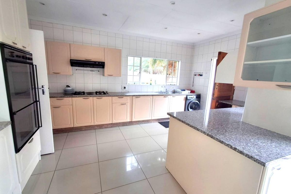 FAMILY HOME OR BUSINESS PREMISES IN BEDFORDVIEW- GATED SECURE STREET - Photo 5