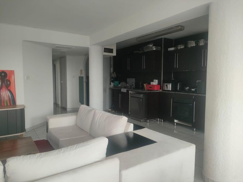 3 Bed Apartment to let Musgrave - Photo 3