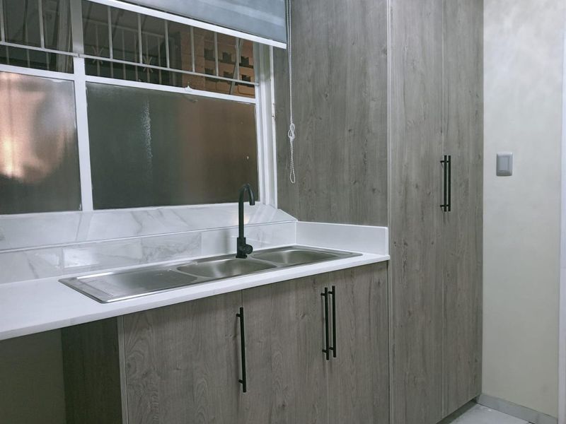 Apartment To Rent in Lyndhurst, Johannesburg - Photo 4