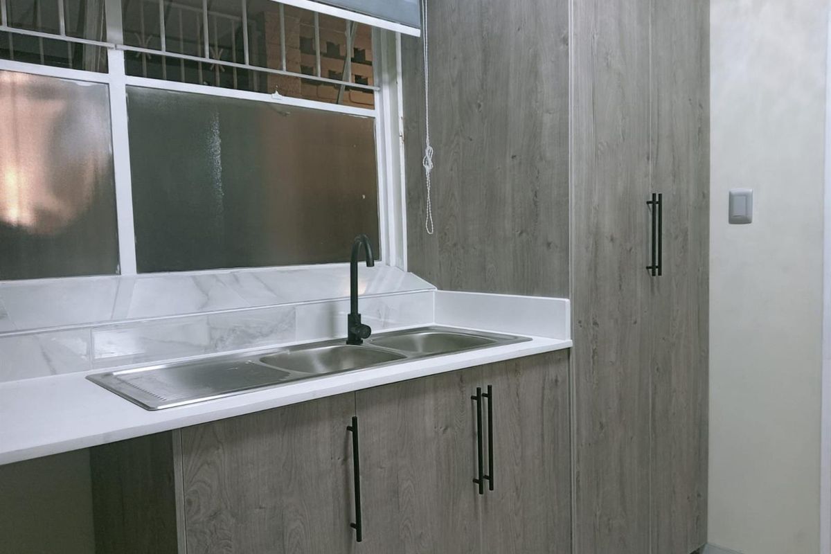 Apartment To Rent in Lyndhurst, Johannesburg - Photo 4