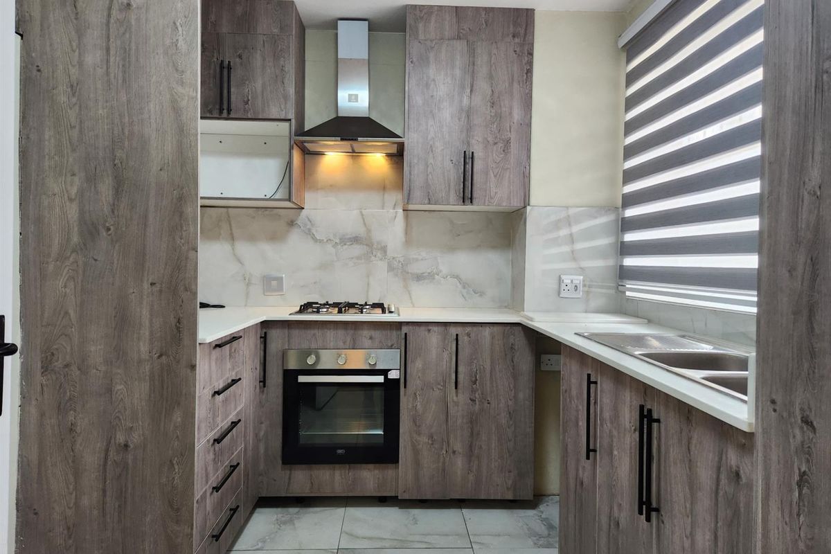 Apartment To Rent in Lyndhurst, Johannesburg - Photo 2