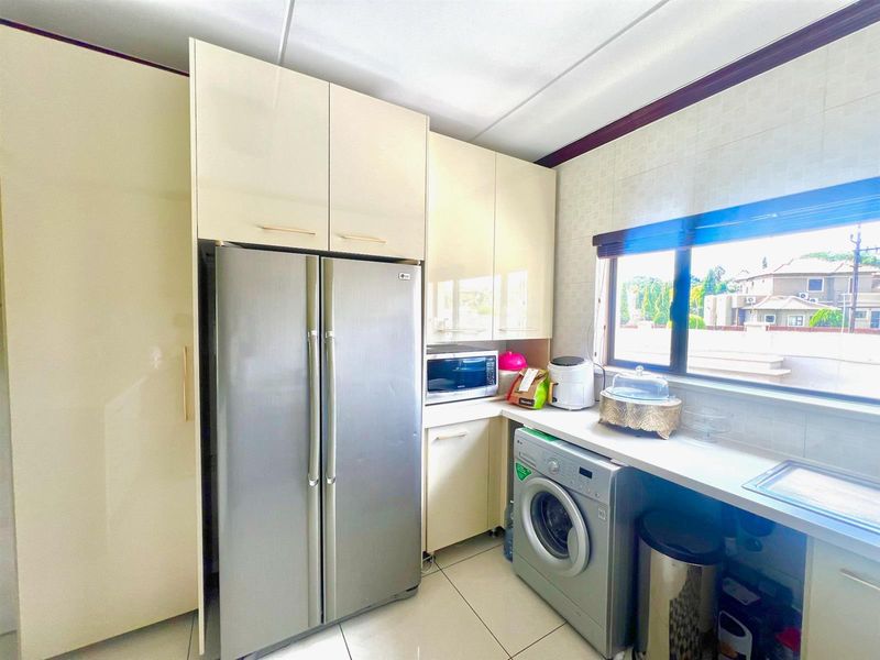 3 Bed 2 Baths Luxurious Home TO LET!! - Photo 7