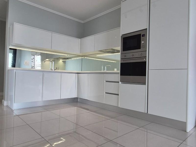 Luxury 2-Bedroom Apartment for Sale | Prime Investment | Ellipse Waterfall - R3 500 000 - Photo 7