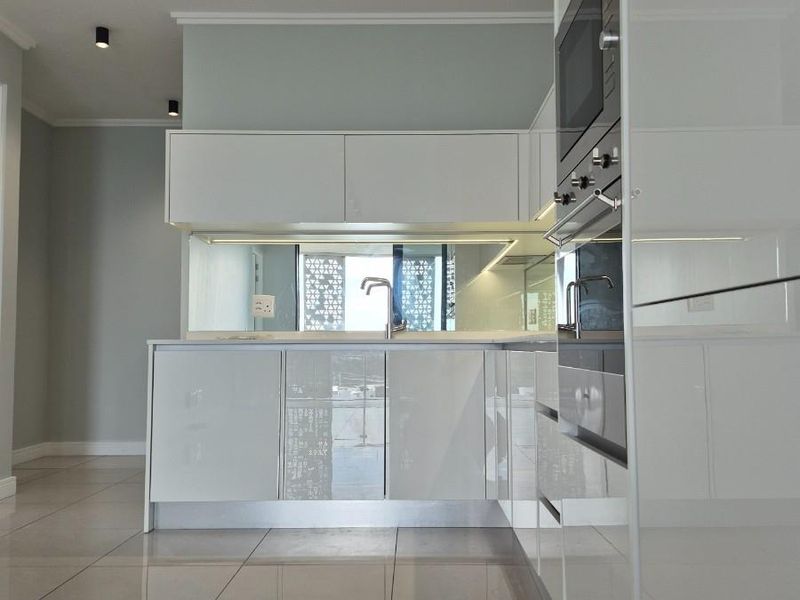 Luxury 2-Bedroom Apartment for Sale | Prime Investment | Ellipse Waterfall - R3 500 000 - Photo 6