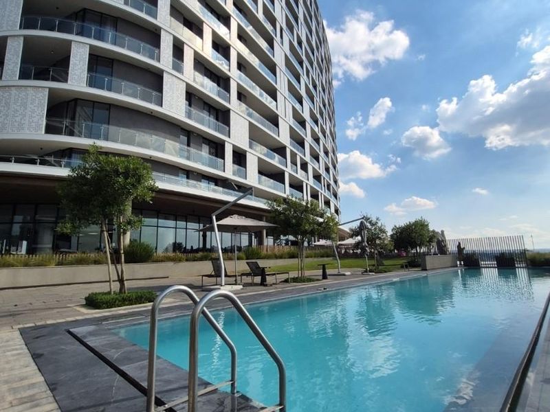 Luxury 2-Bedroom Apartment for Sale | Prime Investment | Ellipse Waterfall - R3 500 000 - Photo 2