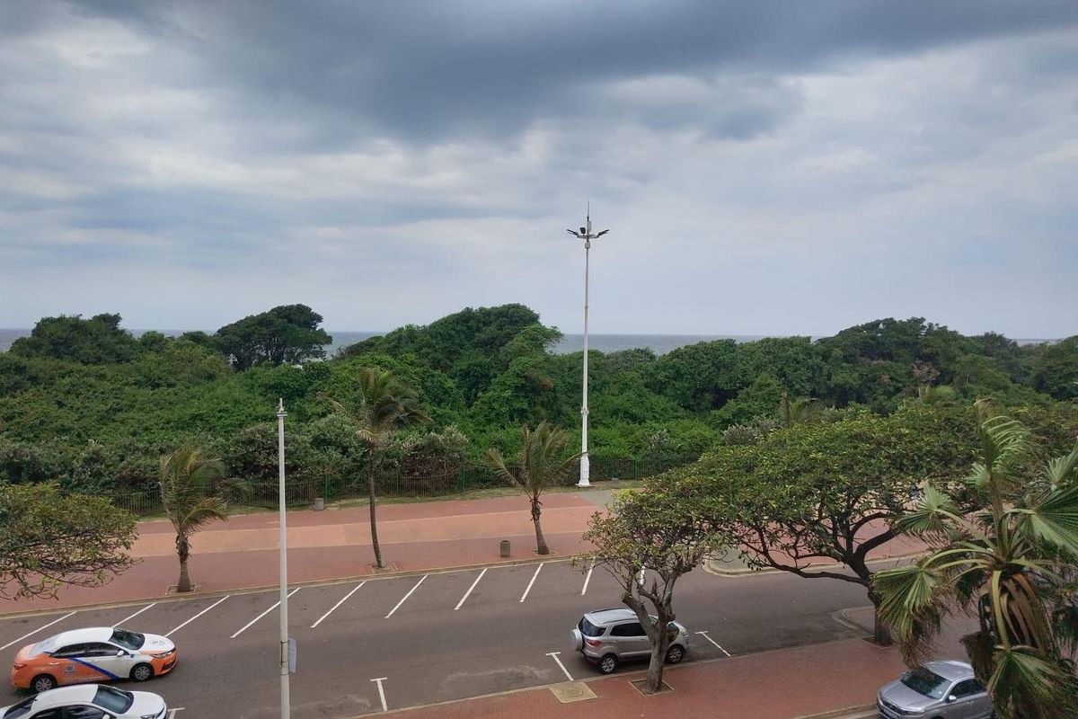 3 bed Sea Facing Apartment for Sale Golden Mile Durban South Africa - Photo 3