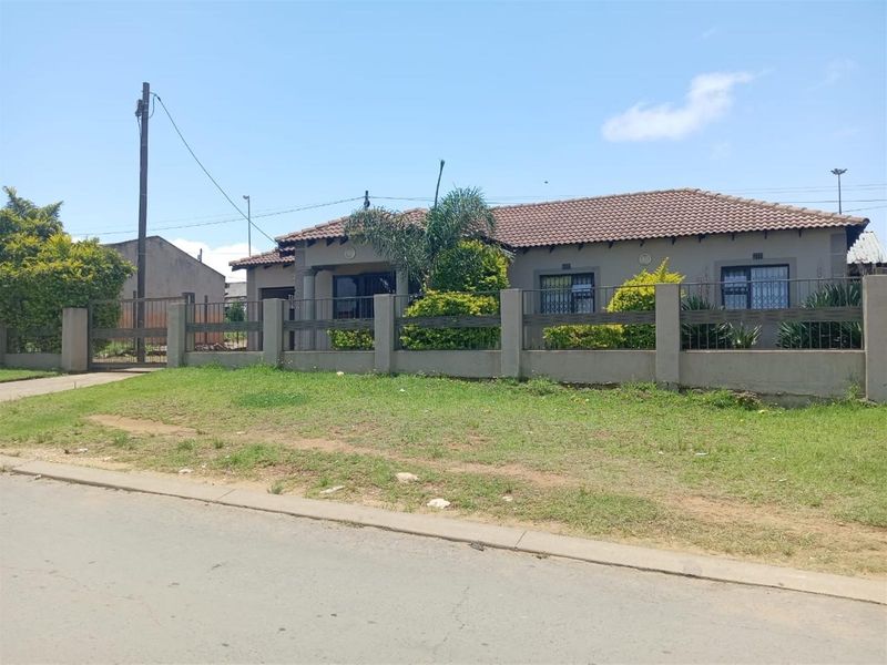 House For Sale in Bhekuzulu, Vryheid, KwaZulu Natal - Photo 5