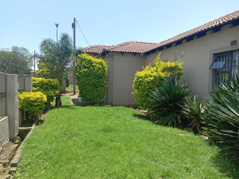 House For Sale in Bhekuzulu, Vryheid, KwaZulu Natal - Photo 1