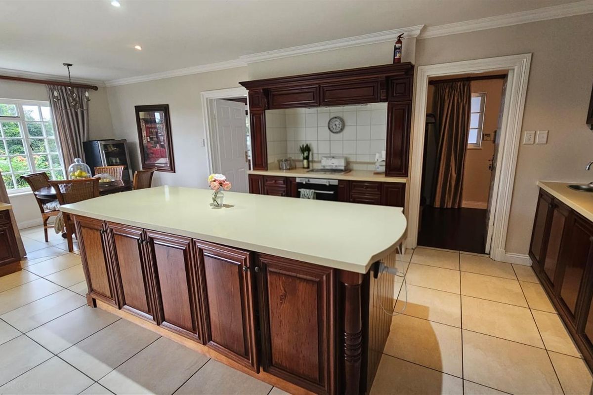 If you appreciate space, privacy and exceptional gardens, this home will speak to you immediately! - Photo 3