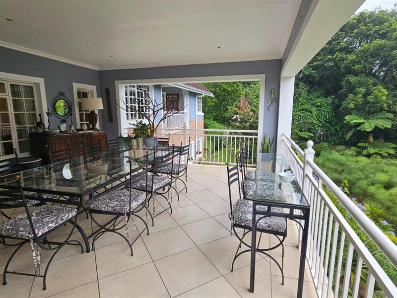 If you appreciate space, privacy and exceptional gardens, this home will speak to you immediately! - Photo 9