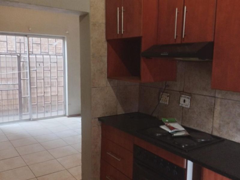2 Bedroom Apartment For Sale in Kempton Park Central, Kempton Park - Photo 5