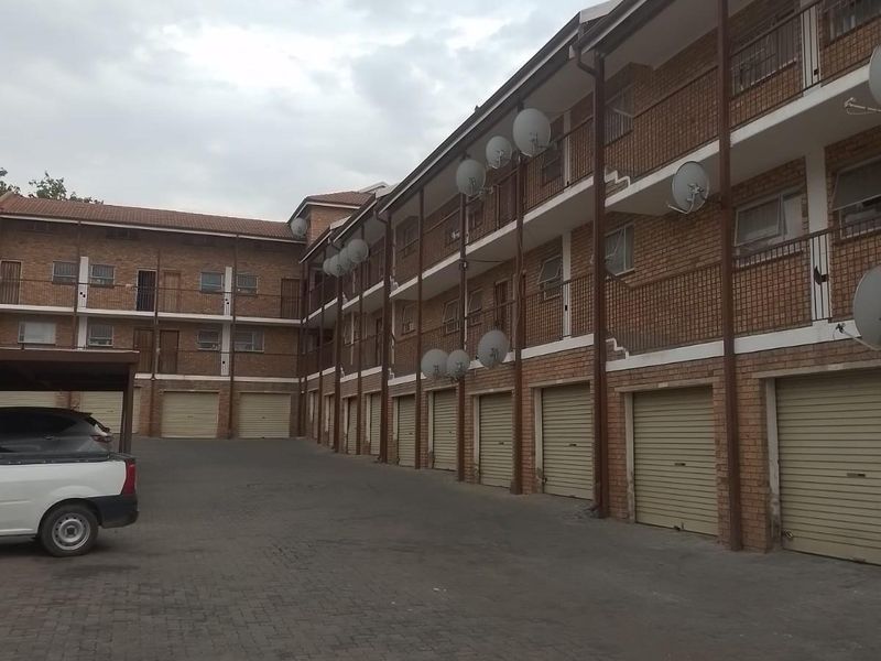 2 Bedroom Apartment For Sale in Kempton Park Central, Kempton Park - Photo 1