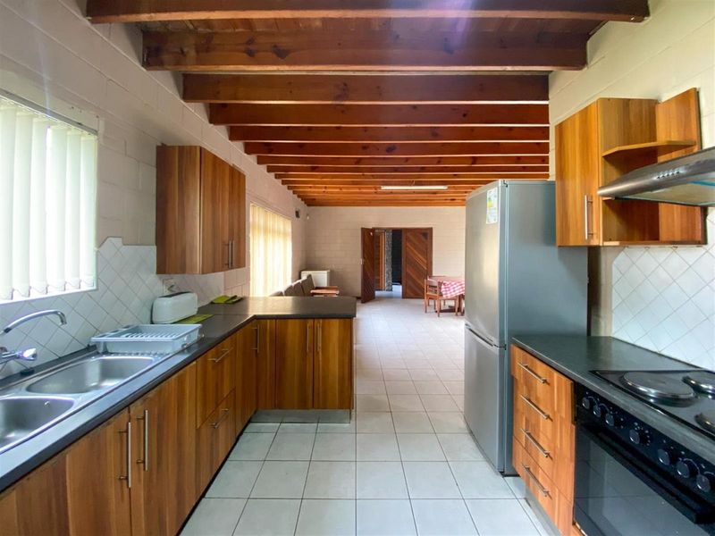 Spacious 5 Bedroom Home with Mountain Views and Great Potential! - Photo 6