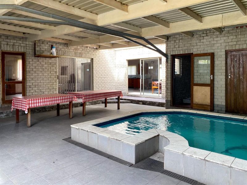 Spacious 5 Bedroom Home with Mountain Views and Great Potential! - Photo 10