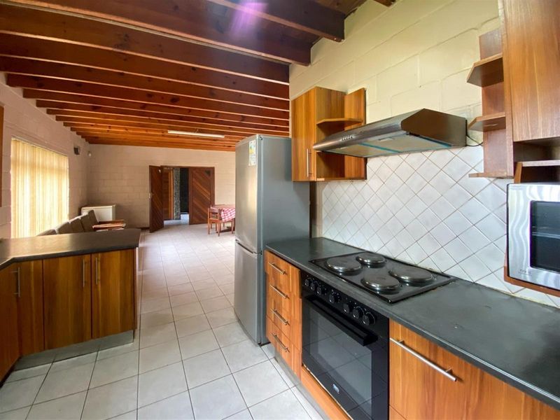 Spacious 5 Bedroom Home with Mountain Views and Great Potential! - Photo 7