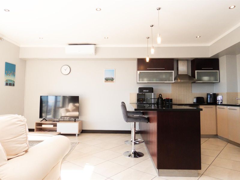 City living at it's finest in Cape Town 1 Bedroom 1 Bathroom for Sale - Photo 3