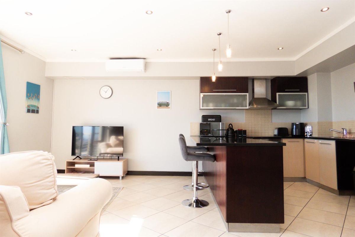 City living at it's finest in Cape Town 1 Bedroom 1 Bathroom for Sale - Photo 3