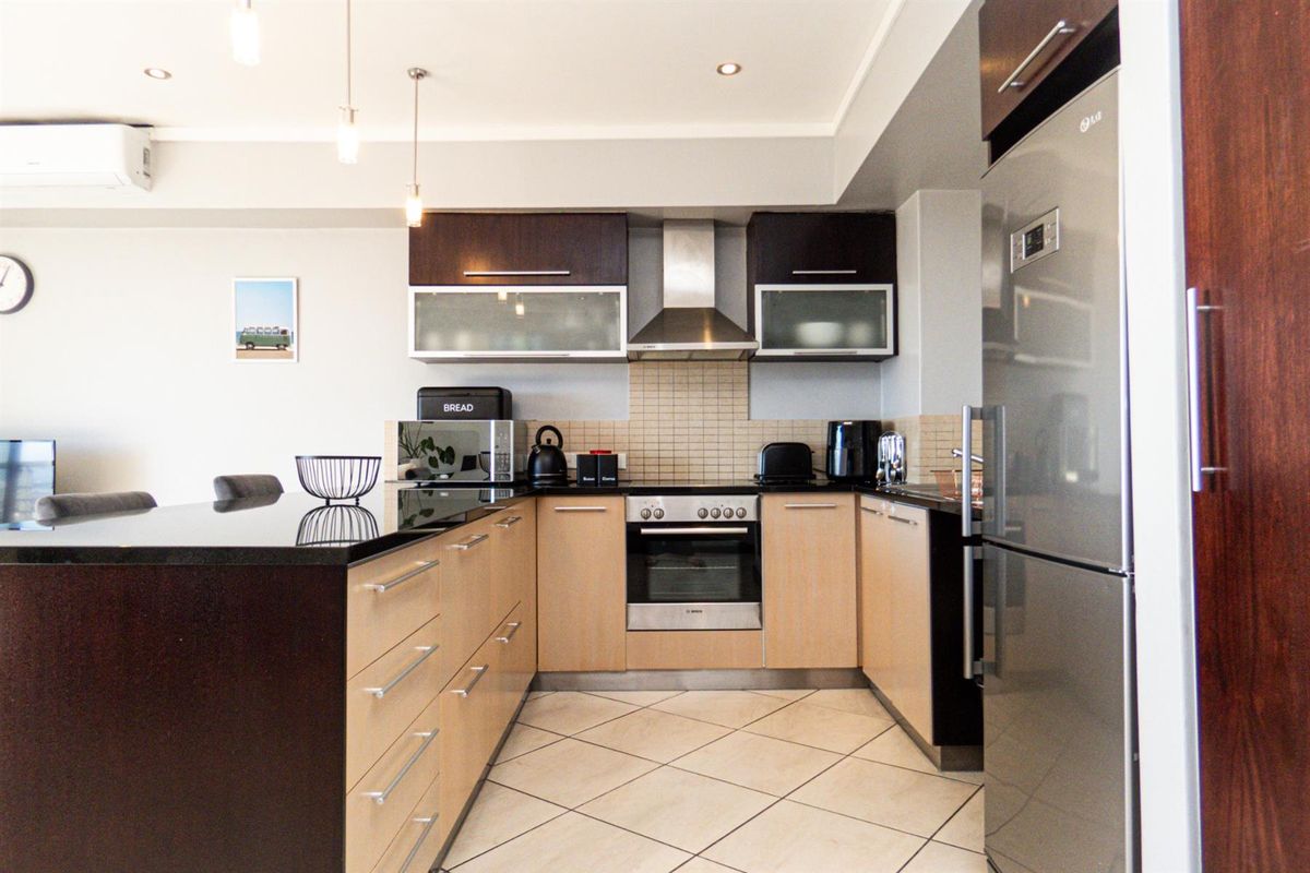 City living at it's finest in Cape Town 1 Bedroom 1 Bathroom for Sale - Photo 4