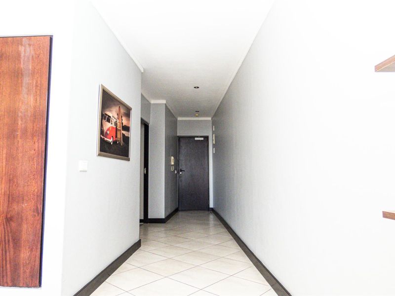 City living at it's finest in Cape Town 1 Bedroom 1 Bathroom for Sale - Photo 7