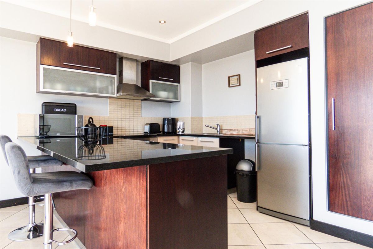 City living at it's finest in Cape Town 1 Bedroom 1 Bathroom for Sale - Photo 2