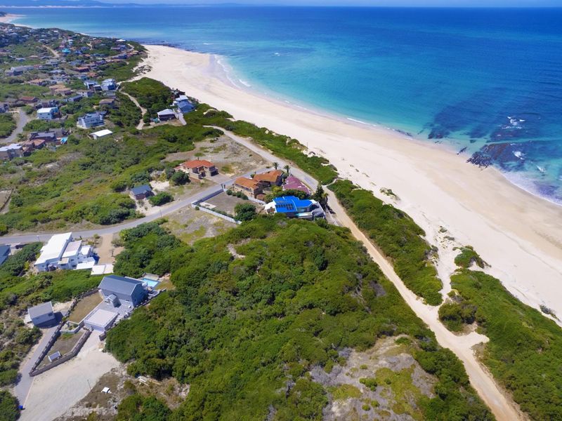 Island-Style Beachfront Stand in Paradise Beach | Permanent Ocean Views and Greenbelt Privacy - Photo 8