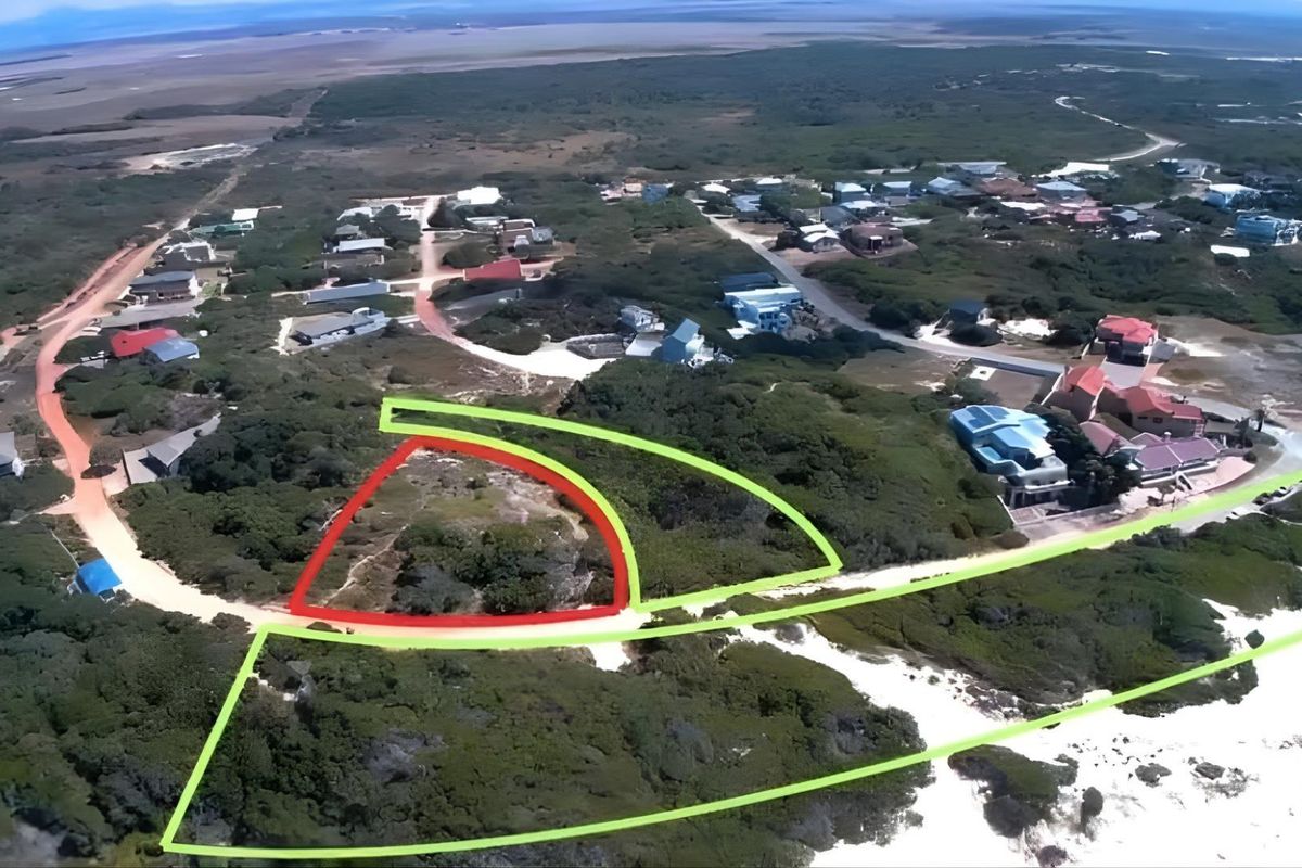 Island-Style Beachfront Stand in Paradise Beach | Permanent Ocean Views and Greenbelt Privacy - Photo 2