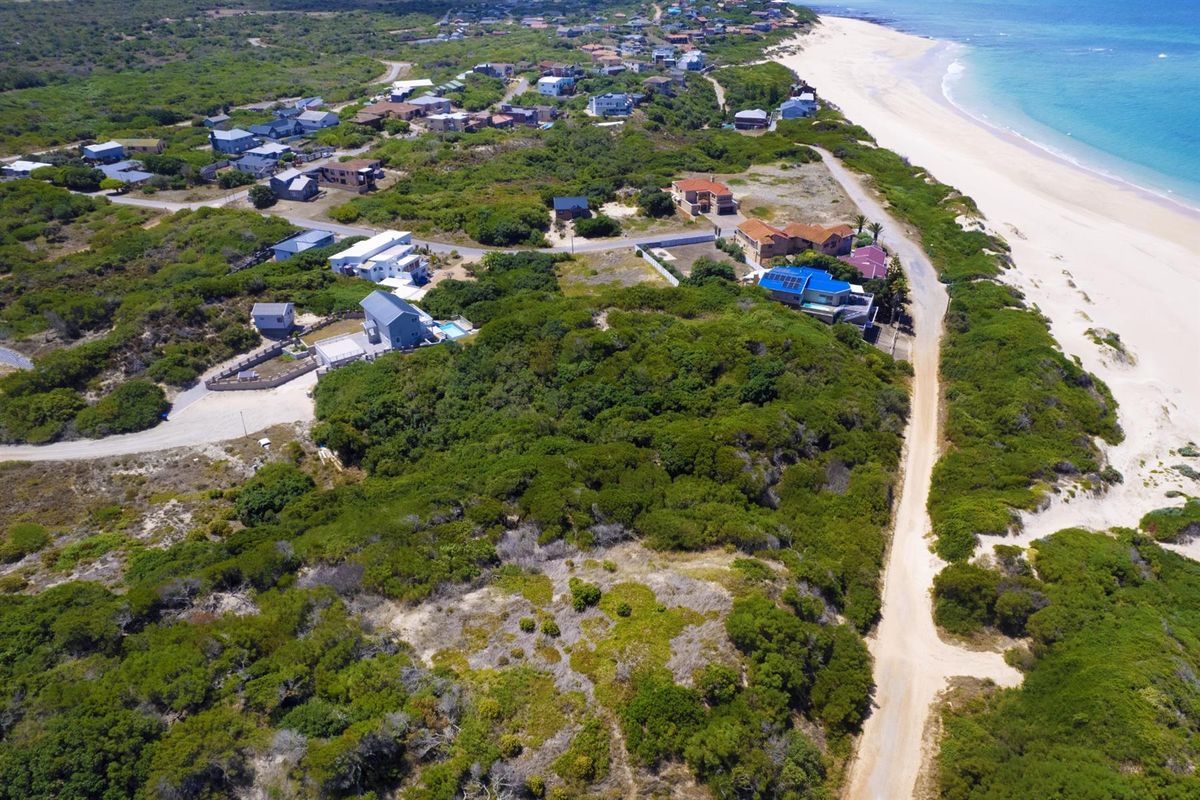 Island-Style Beachfront Stand in Paradise Beach | Permanent Ocean Views and Greenbelt Privacy - Photo 4