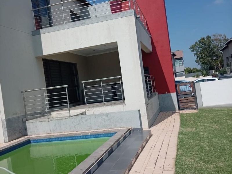 4 Bedroom House For Sale in Heron Hill Garden Estate, Boardwalk, Pretoria - Photo 5