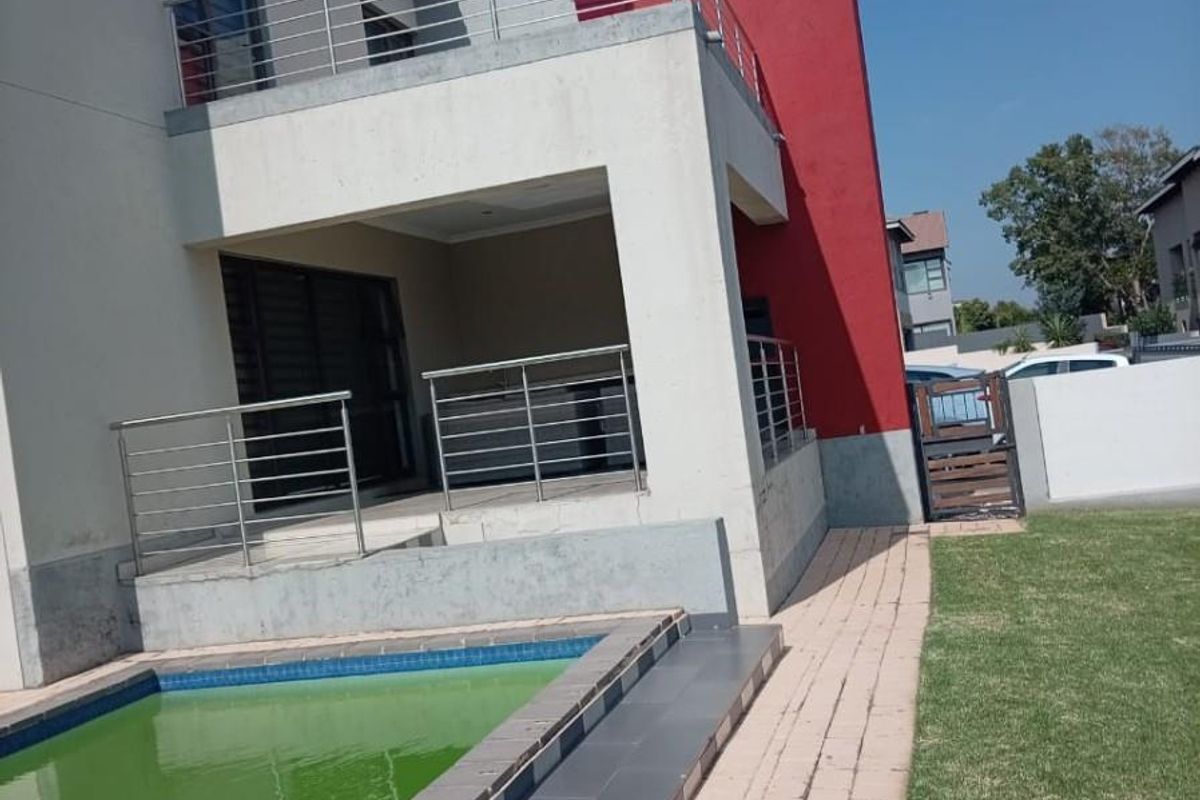 4 Bedroom House For Sale in Heron Hill Garden Estate, Boardwalk, Pretoria - Photo 5