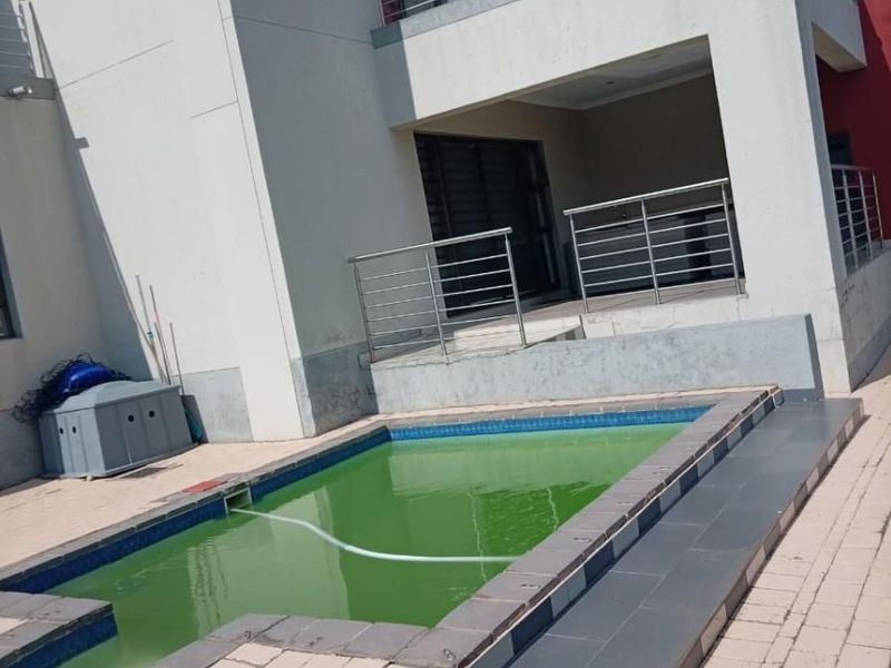 4 Bedroom House For Sale in Heron Hill Garden Estate, Boardwalk, Pretoria - Photo 9