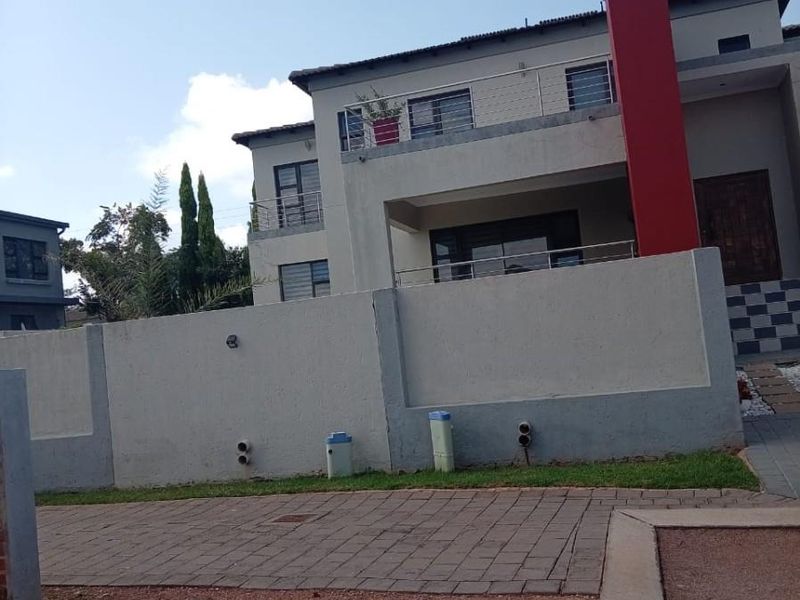 4 Bedroom House For Sale in Heron Hill Garden Estate, Boardwalk, Pretoria - Photo 3