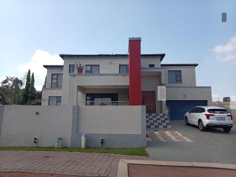 4 Bedroom House For Sale in Heron Hill Garden Estate, Boardwalk, Pretoria - Photo 1