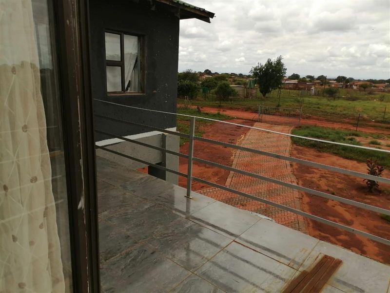 Double Storey House For Sale in Polokwane lebowakgomo Mtatanyana - Photo 3
