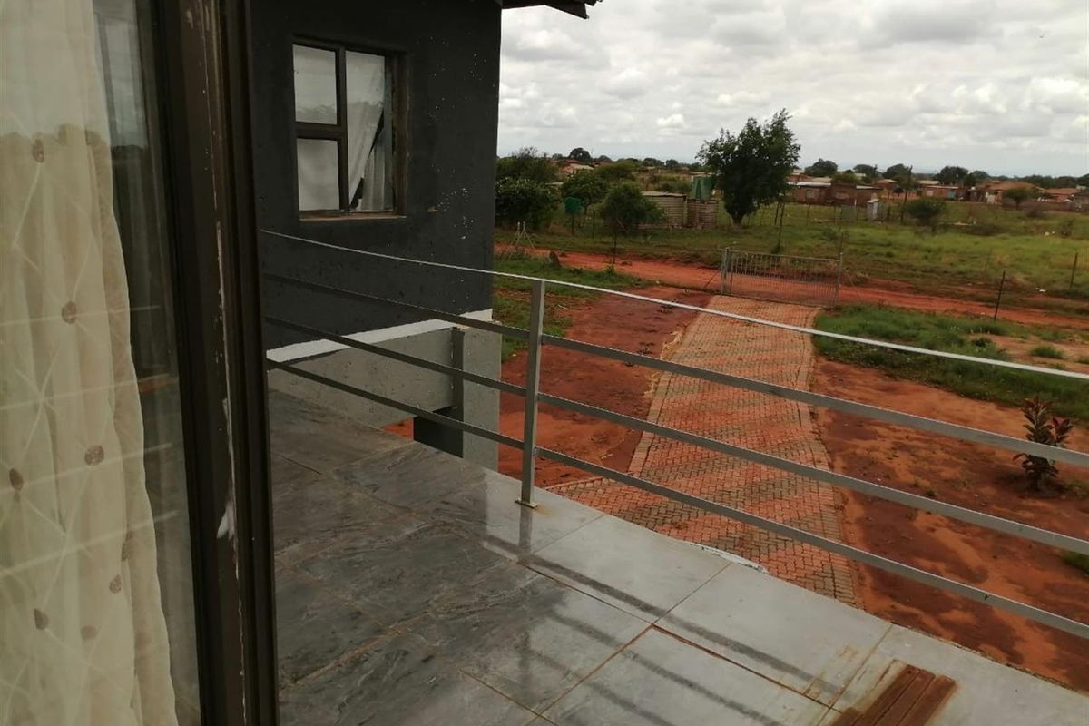 Double Storey House For Sale in Polokwane lebowakgomo Mtatanyana - Photo 3