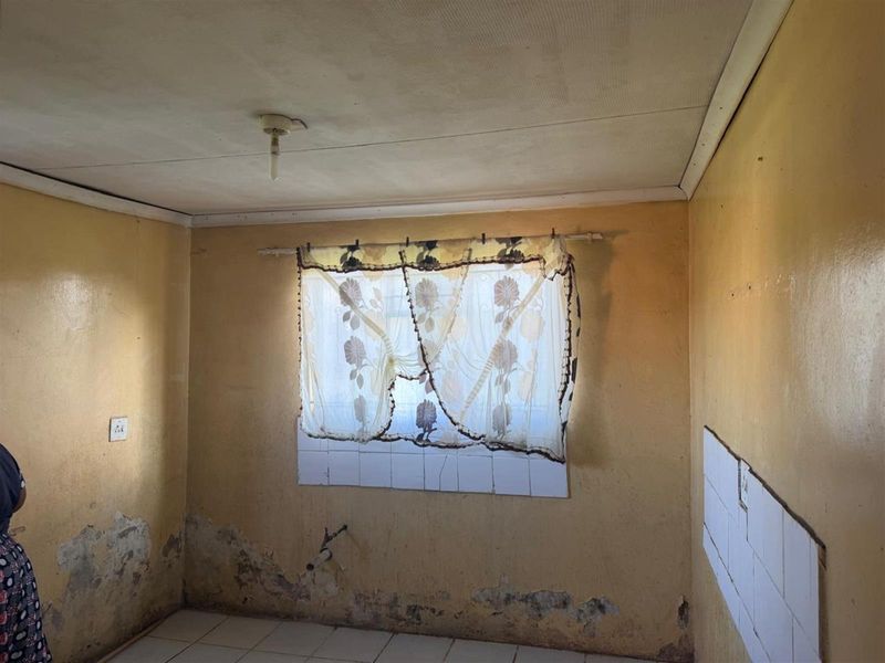 House For Sale in Madadeni H, Madadeni, Newcastle, KwaZulu Natal - Photo 6