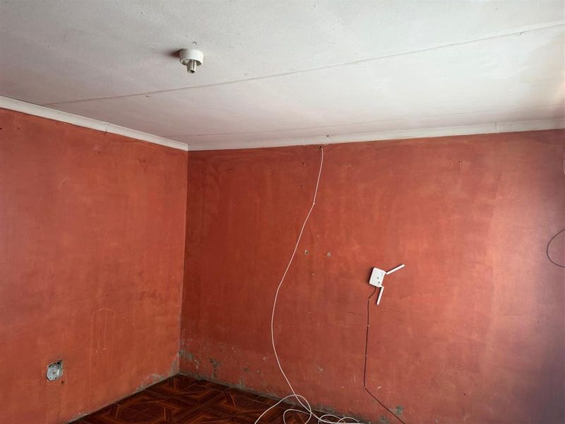 House For Sale in Madadeni H, Madadeni, Newcastle, KwaZulu Natal - Photo 3