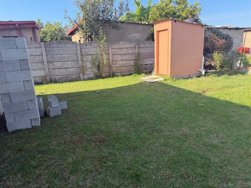 House For Sale in Madadeni H, Madadeni, Newcastle, KwaZulu Natal - Photo 2