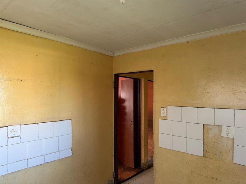 House For Sale in Madadeni H, Madadeni, Newcastle, KwaZulu Natal - Photo 5