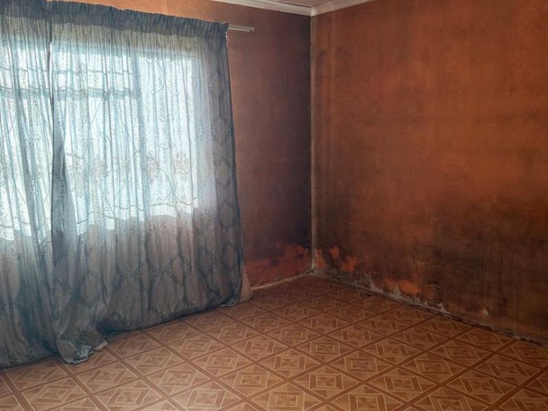 House For Sale in Madadeni H, Madadeni, Newcastle, KwaZulu Natal - Photo 10