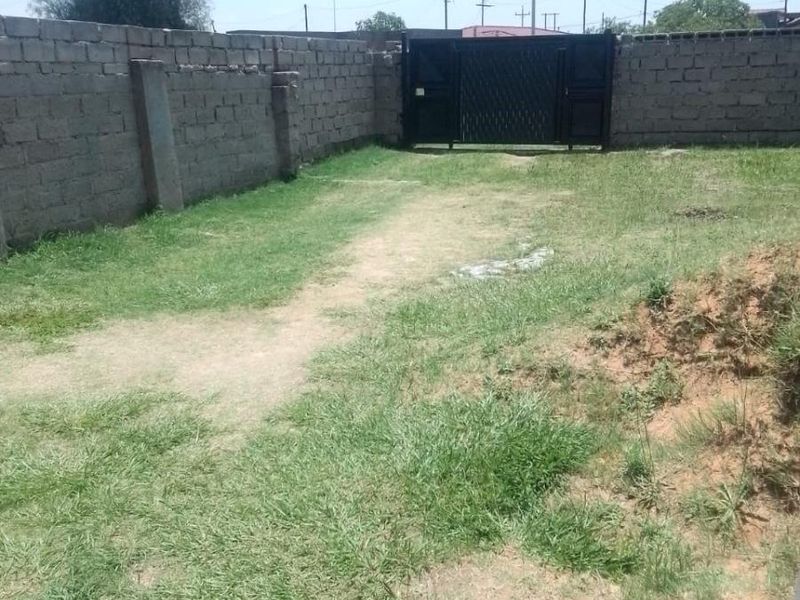 House For Sale in Osizweni, Newcastle, KwaZulu Natal - Photo 4